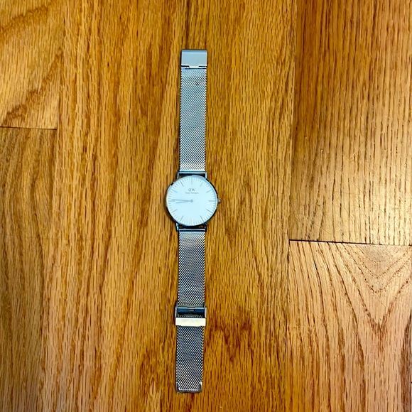 Daniel Wellington women’s watch - Picture 1 of 2